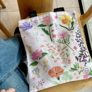 White wild flowers tote